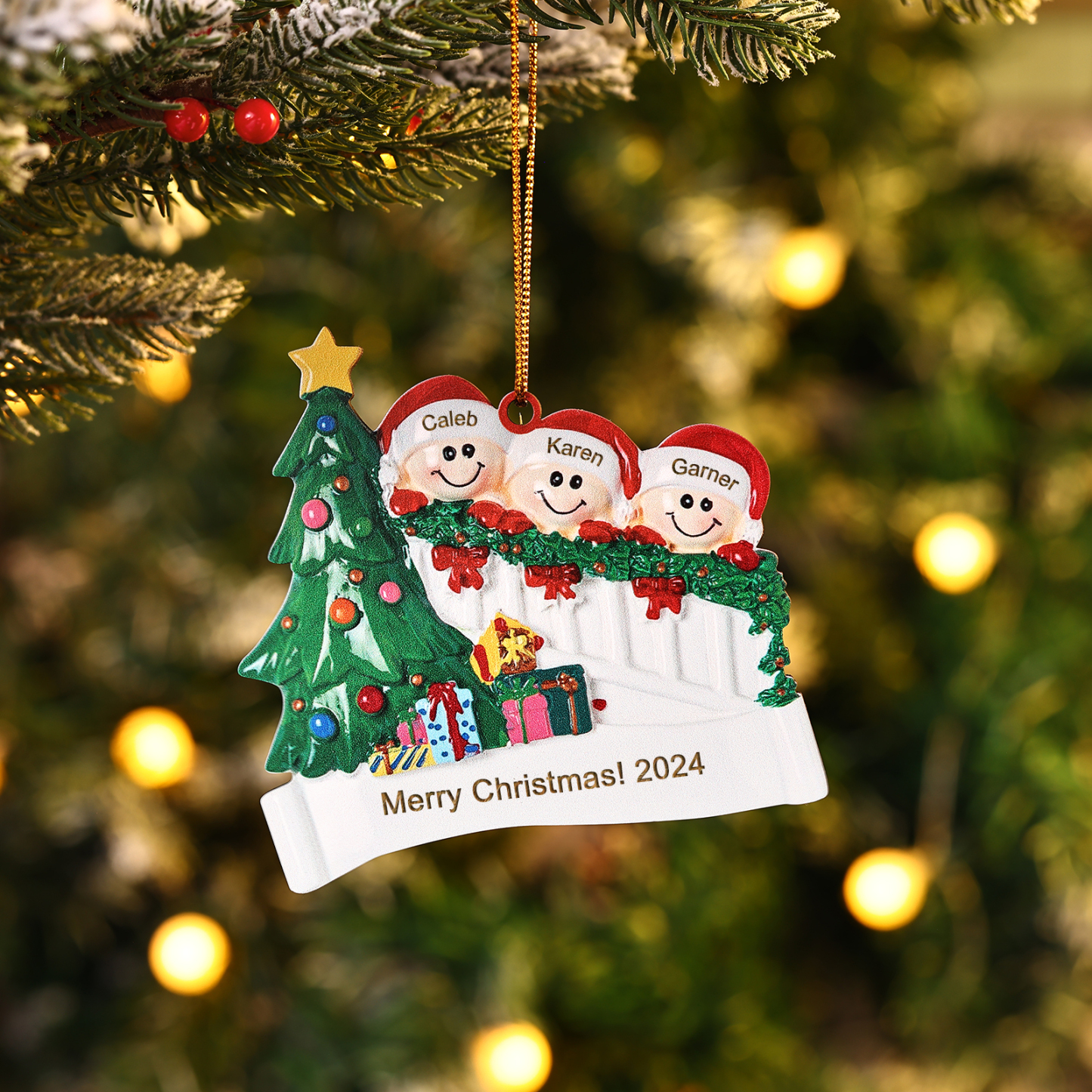 Decorazione Natalizia in Legno Personalizzata - Personalizza 3 Nomi, 1 Testo, Data - Albero di Natale e Personaggi, Regalo di Natale per la Famiglia | Jessemade