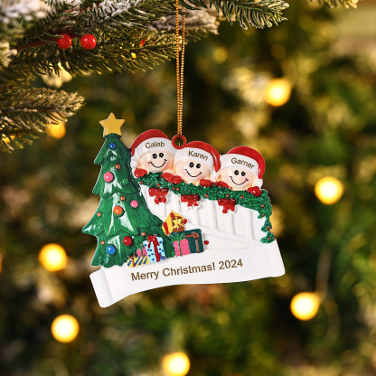 Decorazione Natalizia in Legno Personalizzata - Personalizza 3 Nomi, 1 Testo, Data - Albero di Natale e Personaggi, Regalo di Natale per la Famiglia | Jessemade