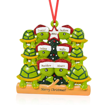 Ornamento Natalizio Personalizzato in Resina con Tartarughe - 6 Nomi, Anno e Testo Regalo di Natale per Famiglia | Jessemade