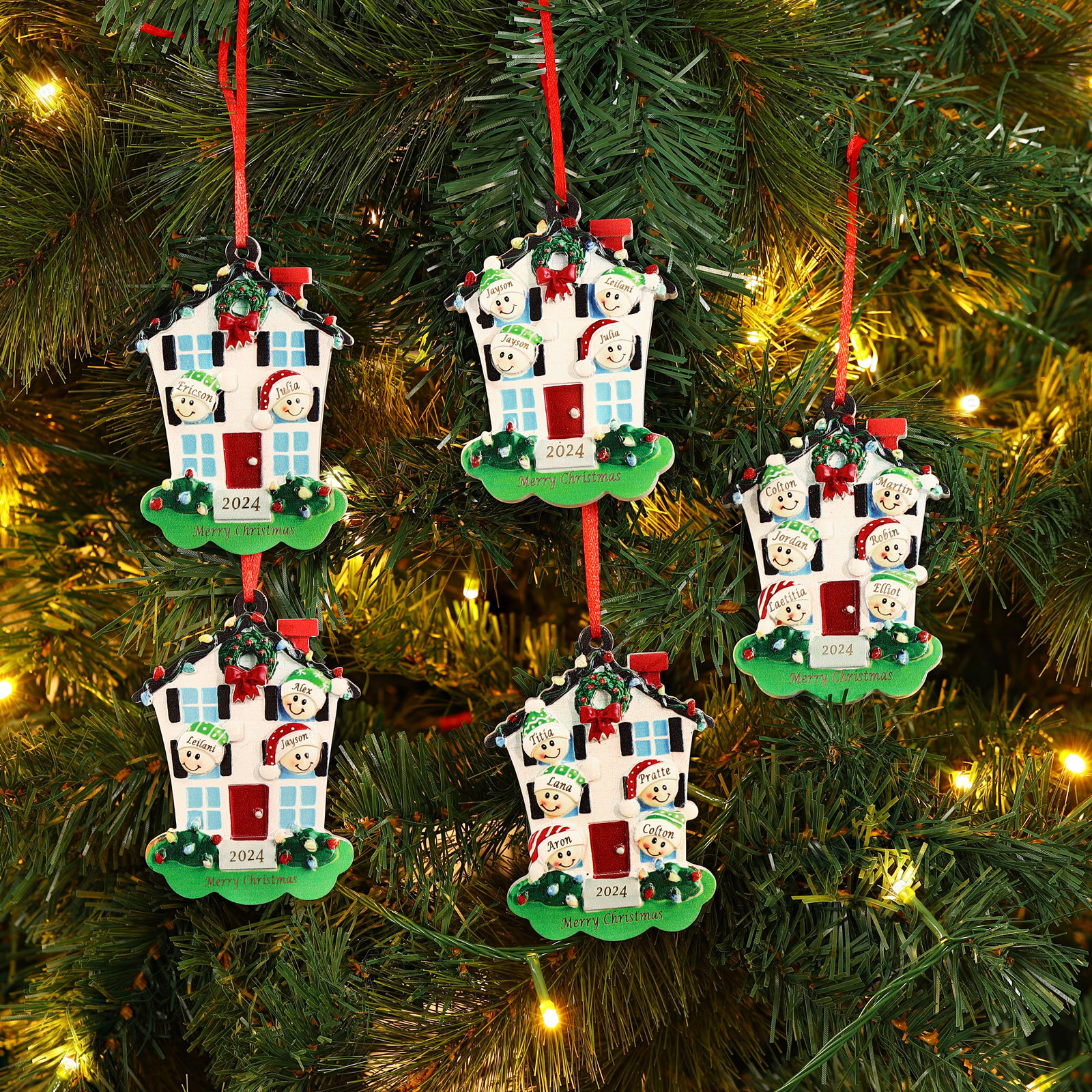 Decorazione Natalizia in Resina Personalizzata - 5 Nomi, 1 Testo & Anno - Casetta di Natale & Personaggi Regalo di Natale per Famiglia | Jessemade