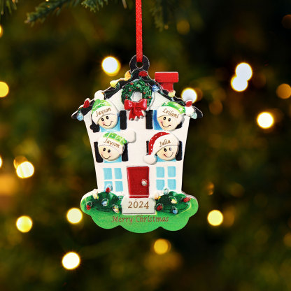 Decorazione Natalizia in Resina Personalizzata - 4 Nomi, 1 Testo & Anno - Casetta di Natale & Personaggi Regalo di Natale per Famiglia | Jessemade
