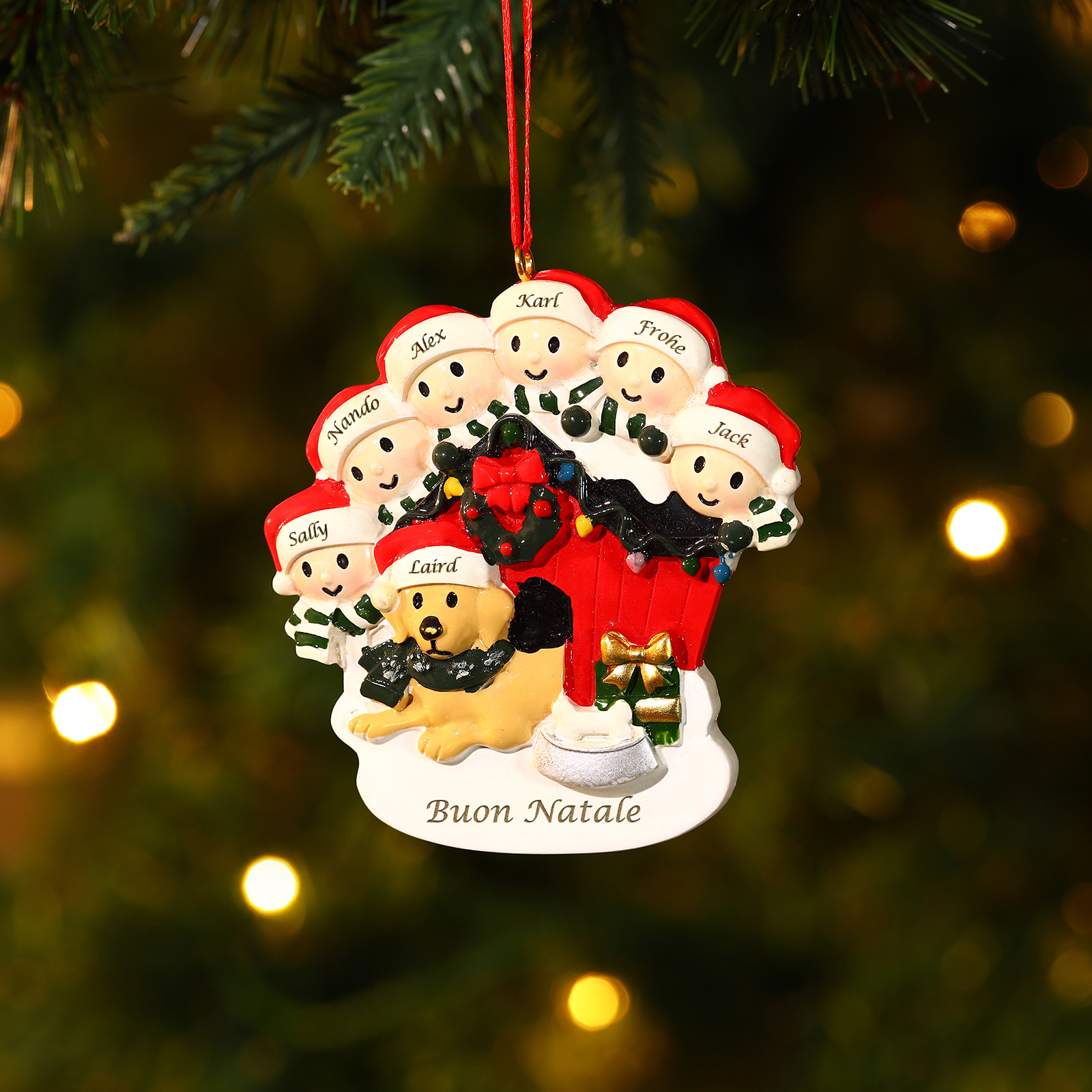 Decorazione Natalizia Personalizzata in Resina - Casetta di Natale Rossa con Pupazzi di Neve e Cagnolino - 7 Nomi Personalizzati e 1 Testo - Regalo di Natale per Famiglia | Jessemade
