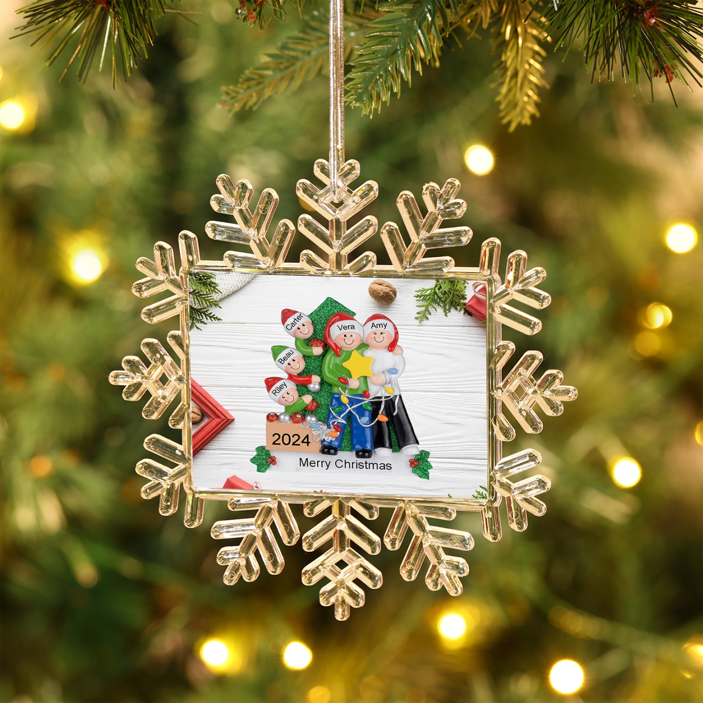 Decorazione Natalizia Personalizzata a Fiocco di Neve con Albero di Natale – Personalizza con 5 Nomi, Anno e Testo – Un Regalo di Natale  per la Famiglia | Jessemade