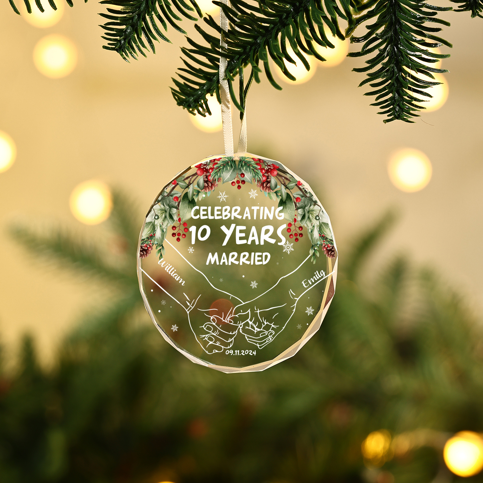 Decorazione Natalizia in Vetro Rotonda Personalizzata - 2 Nomi, 1 Testo e Data, Design Mano nella Mano - Regalo di Natale per Lei/Lui | Jessemade