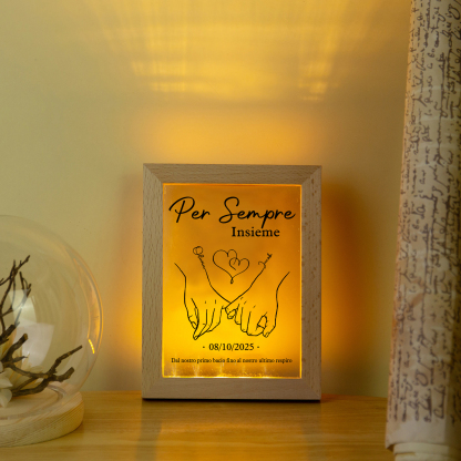 Cornice Lampada Notturna Personalizzata con 2 Nomi, Data - "Per Sempre Insieme" - Design con Cuore e Mani che si Tengono - Regalo di San Valentino per Lei/Lui | Jessemade