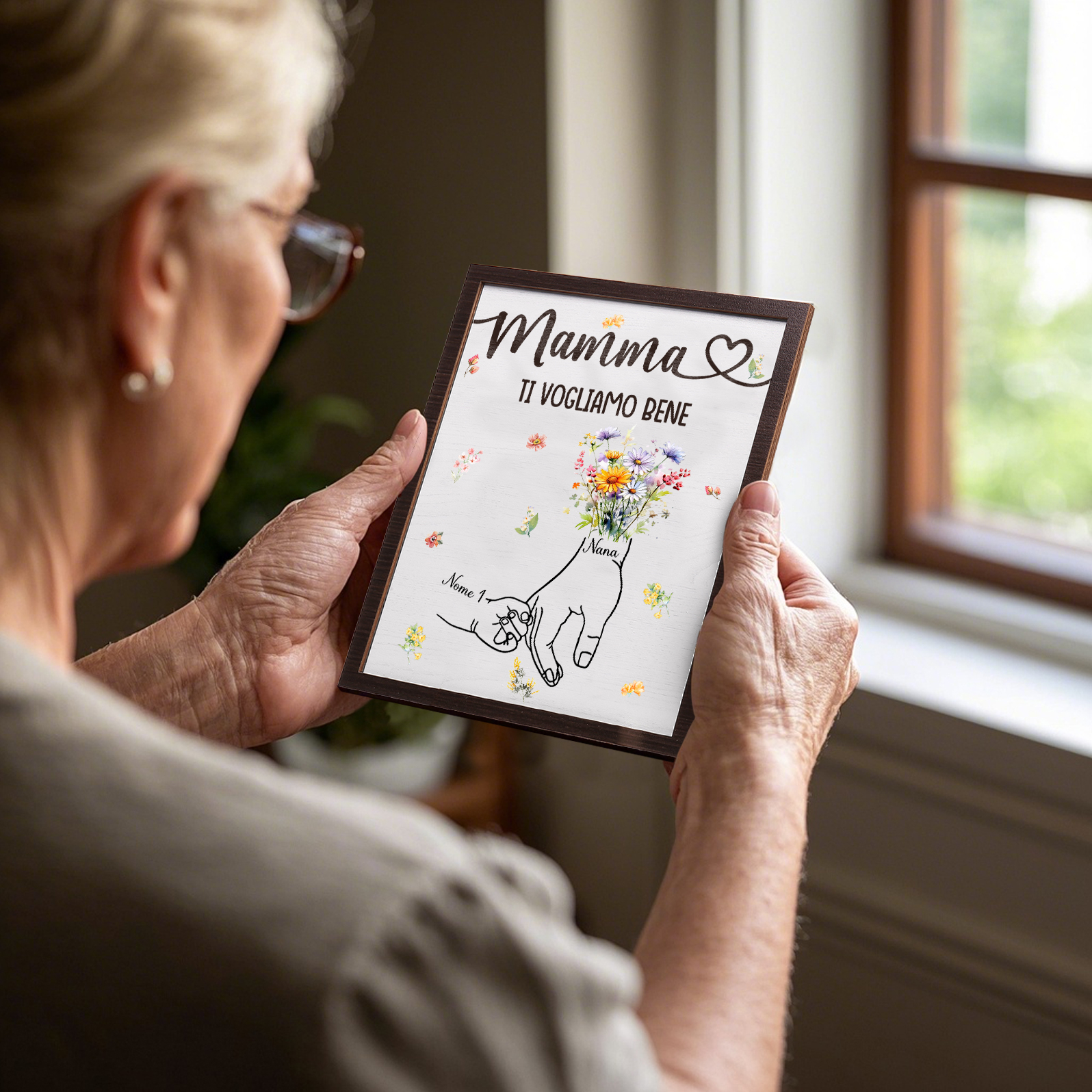 1 Nome e Testo - Targa in Legno Personalizzata con Mano nella Mano per la Mamma - Regalo Festa della Mamma