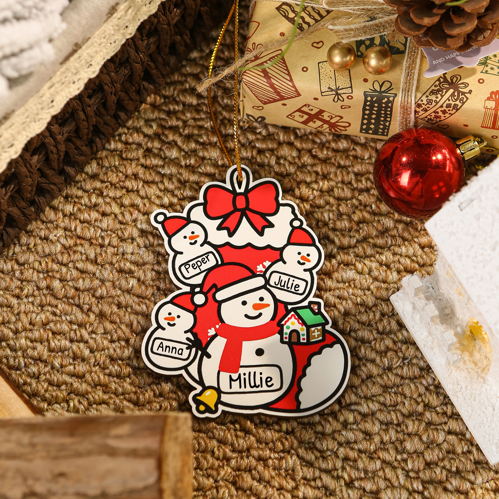 Decorazione per albero di Natale con famiglia di pupazzi di neve personalizzata con nome