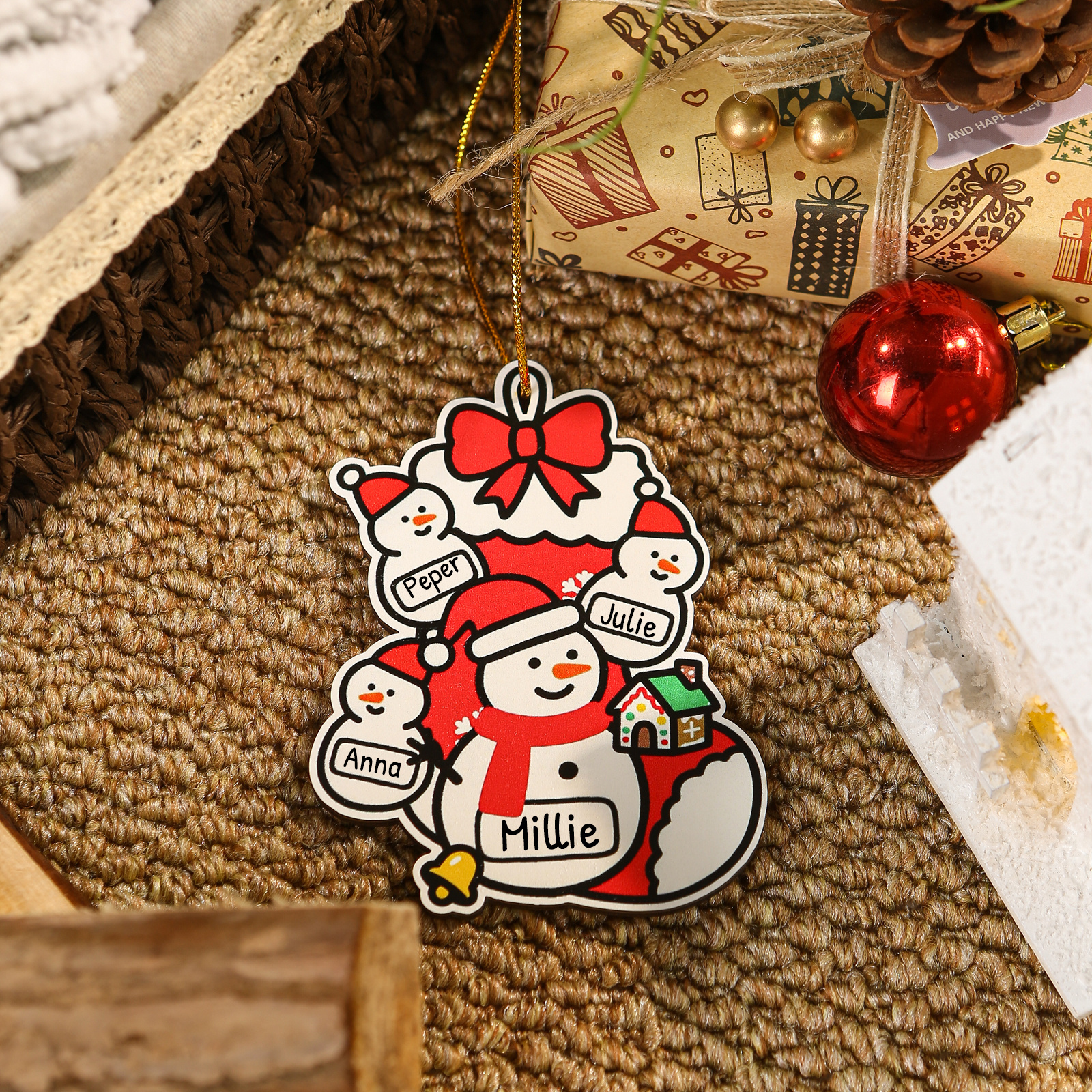 Decorazione per albero di Natale con famiglia di pupazzi di neve personalizzata con nome