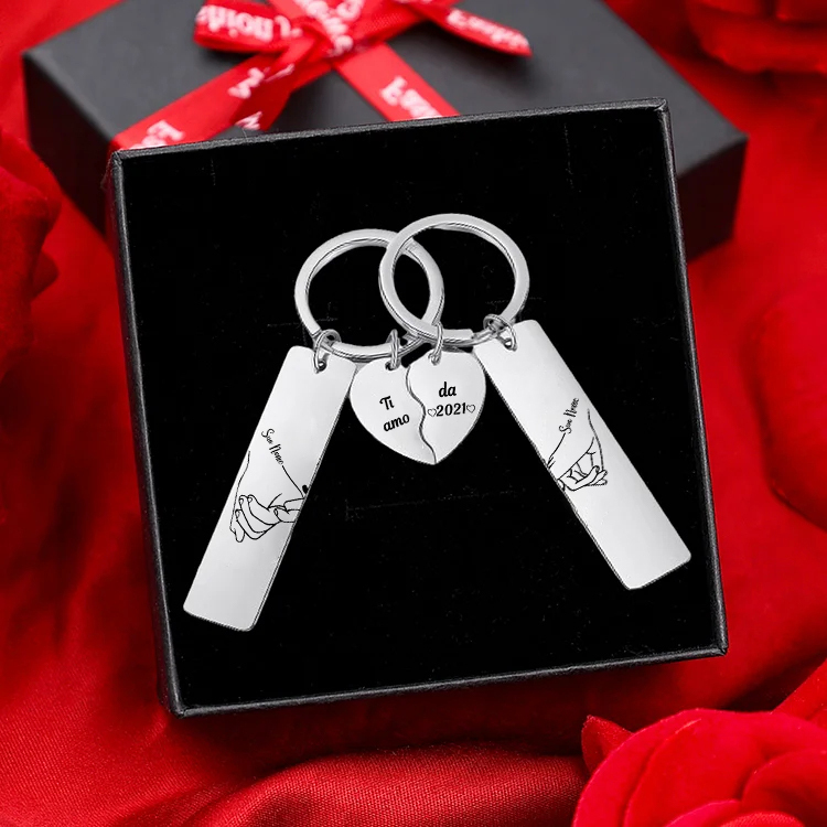 2PCS Portachiavi personalizzato con 2 nomi e 1 anno mano nella mano