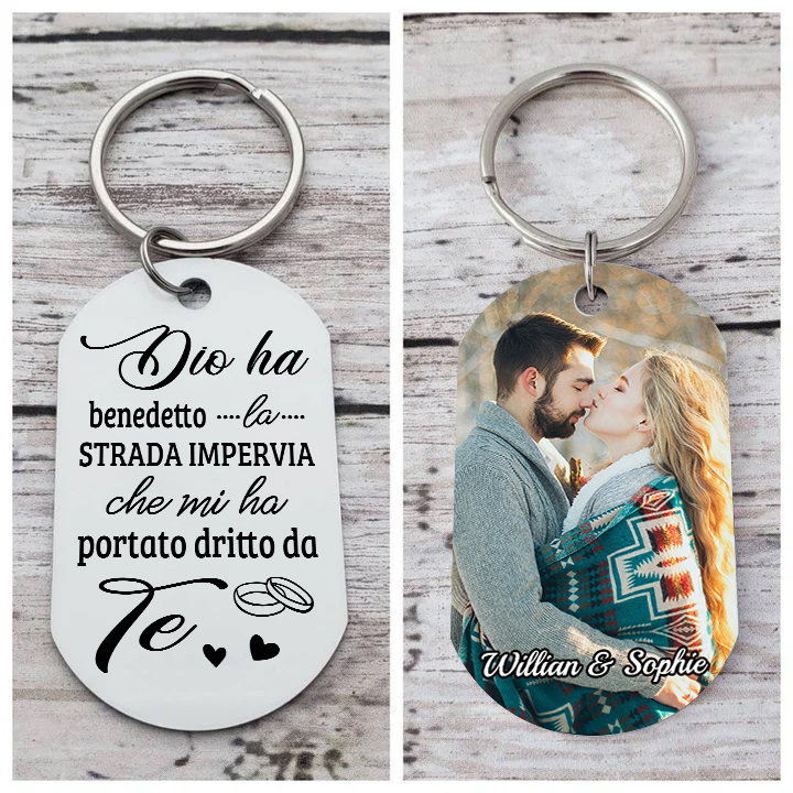 Portachiavi Personalizzato in Acciaio Inossidabile con 1 Foto e 2 Nomi - "Dio ha benedetto la strada impervia che mi ha portato da te" - Regalo di Natale per Lui/Lei | Jessemade
