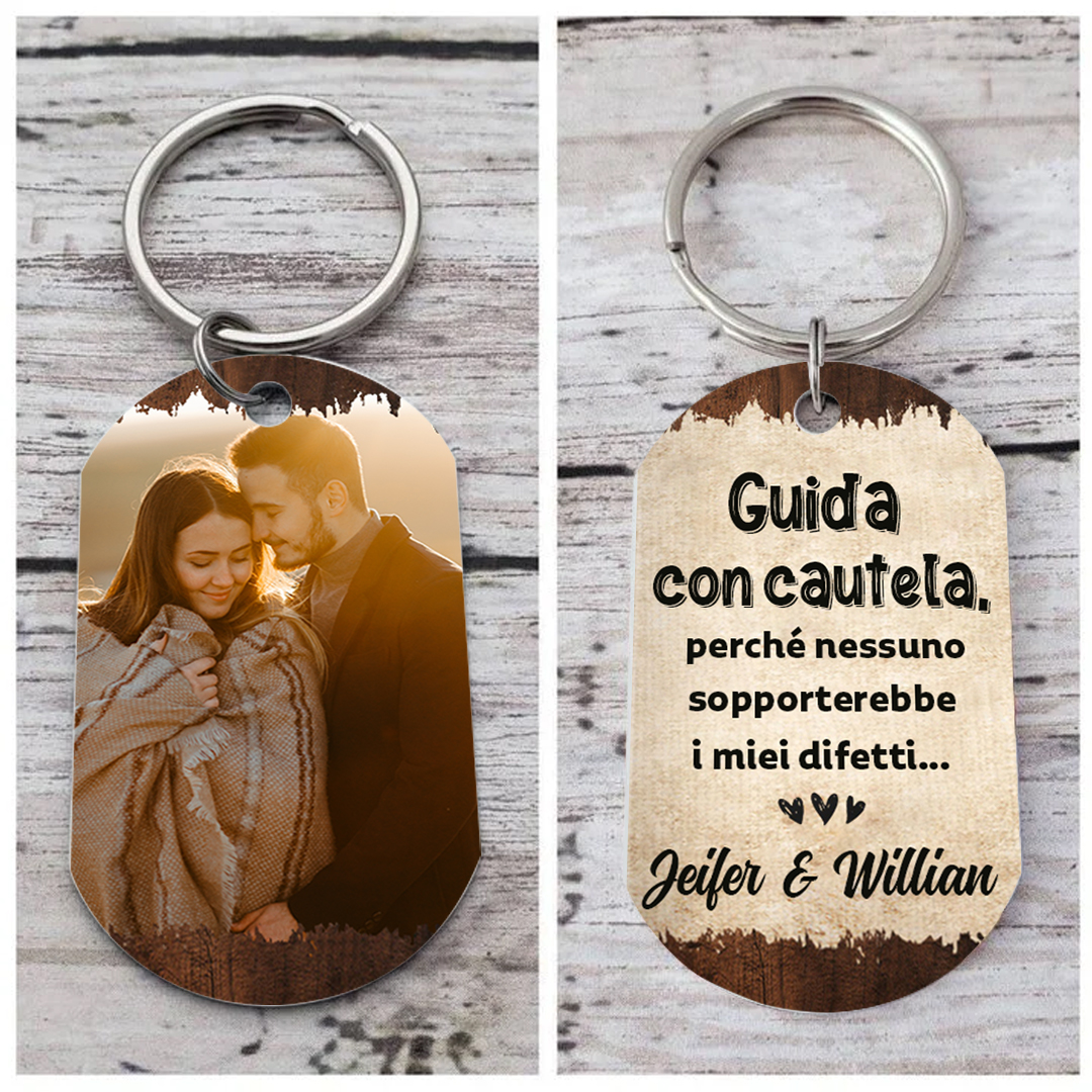 Portachiavi Personalizzato in Acciaio Inossidabile con 1 Foto e 2 Nomi - "Guida con cautela" - Regalo di Natale per Lui/Lei | Jessemade