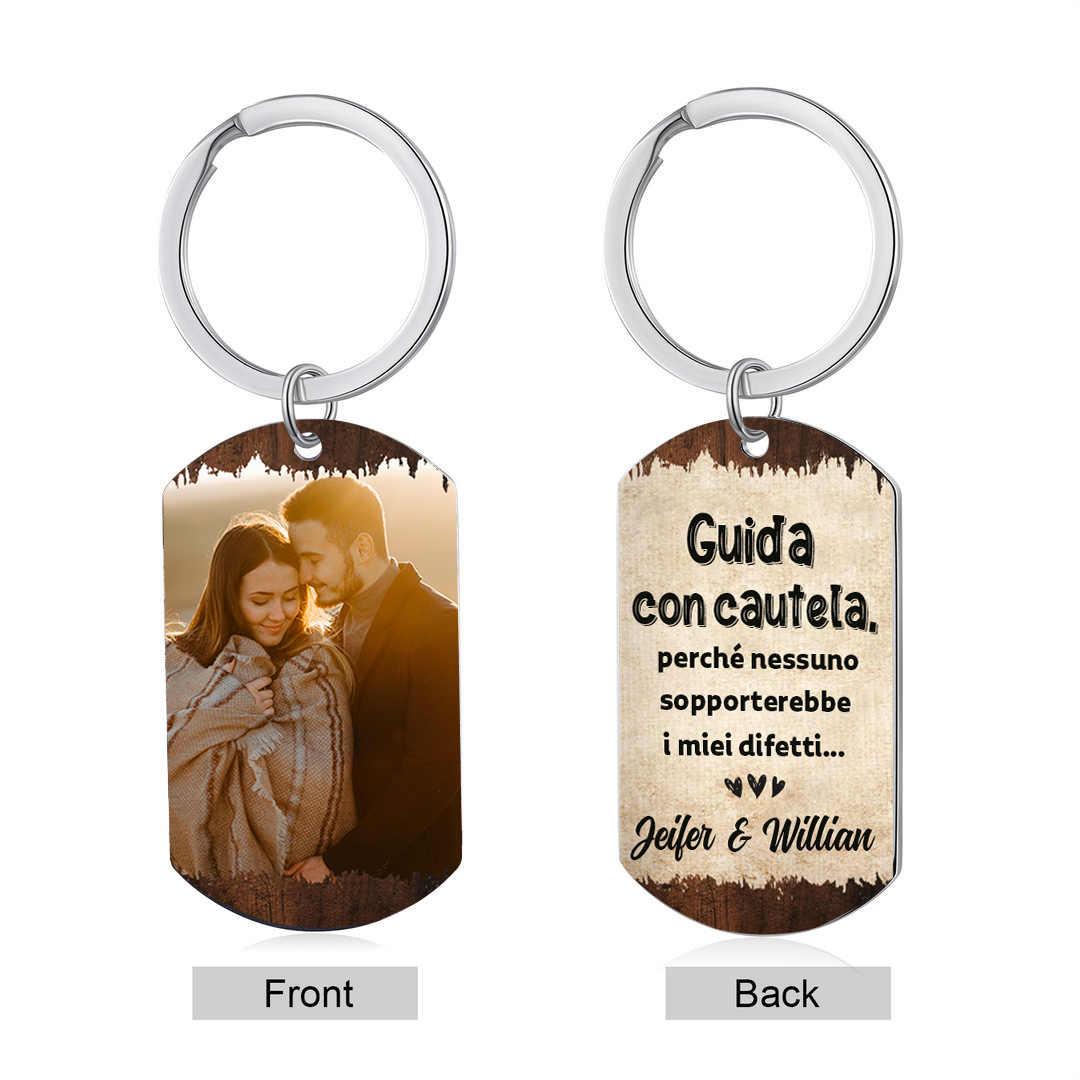 Portachiavi Personalizzato in Acciaio Inossidabile con 1 Foto e 2 Nomi - "Guida con cautela" - Regalo di Natale per Lui/Lei | Jessemade