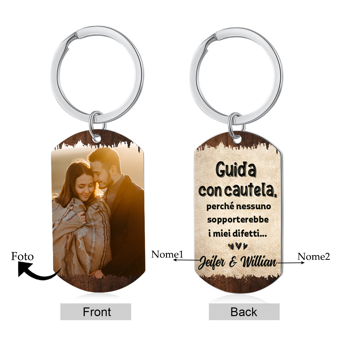 Portachiavi Personalizzato in Acciaio Inossidabile con 1 Foto e 2 Nomi - "Guida con cautela" - Regalo di Natale per Lui/Lei | Jessemade
