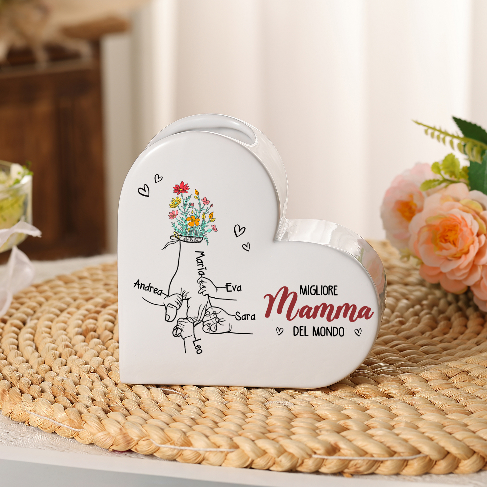 Vaso in ceramica a forma di cuore personalizzato con testo e da 2 a 7 nomi, regalo per la Festa della Mamma o per il compleanno per mamma, nonna o moglie | Jessemade
