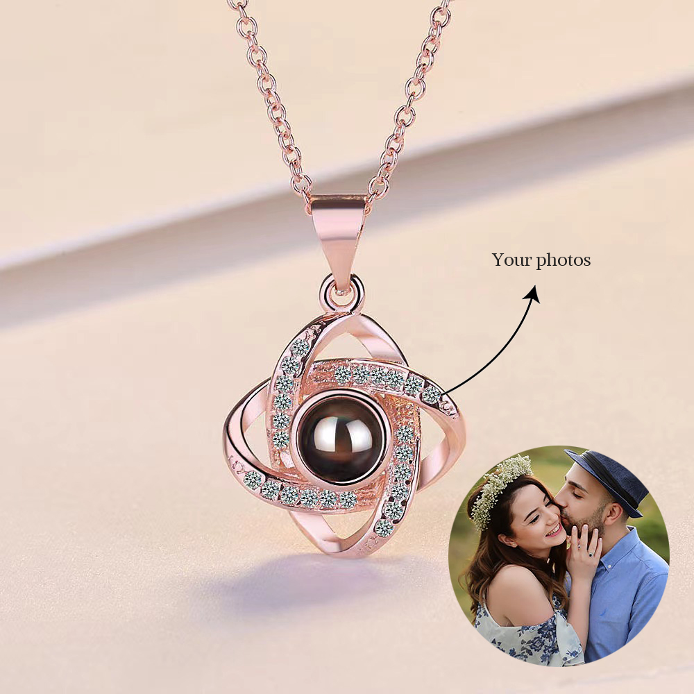 Collana infinito con proiezione di foto personalizzabile