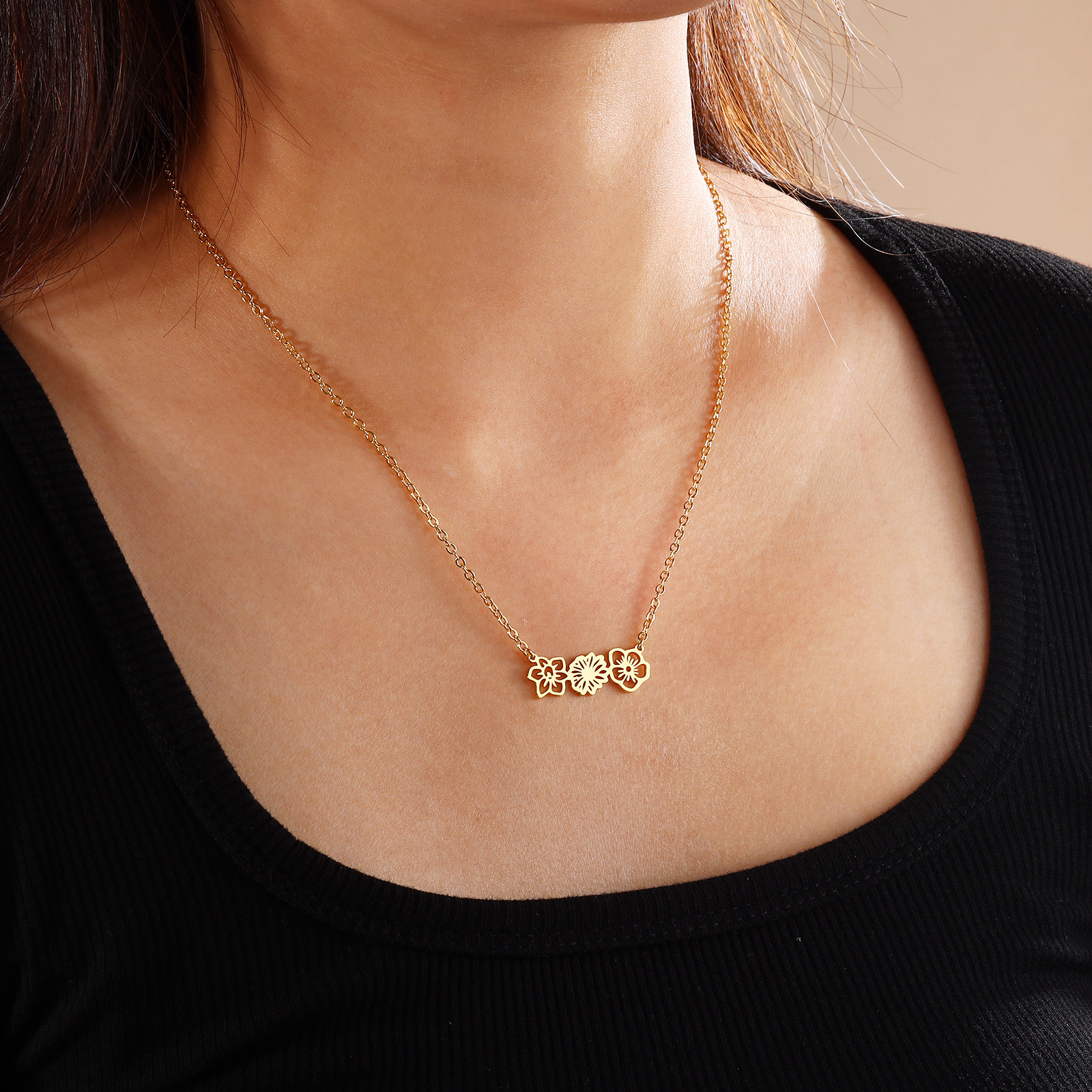 Collana fiore di nascita personalizzata con 4 fiori di nascita regalo per donna