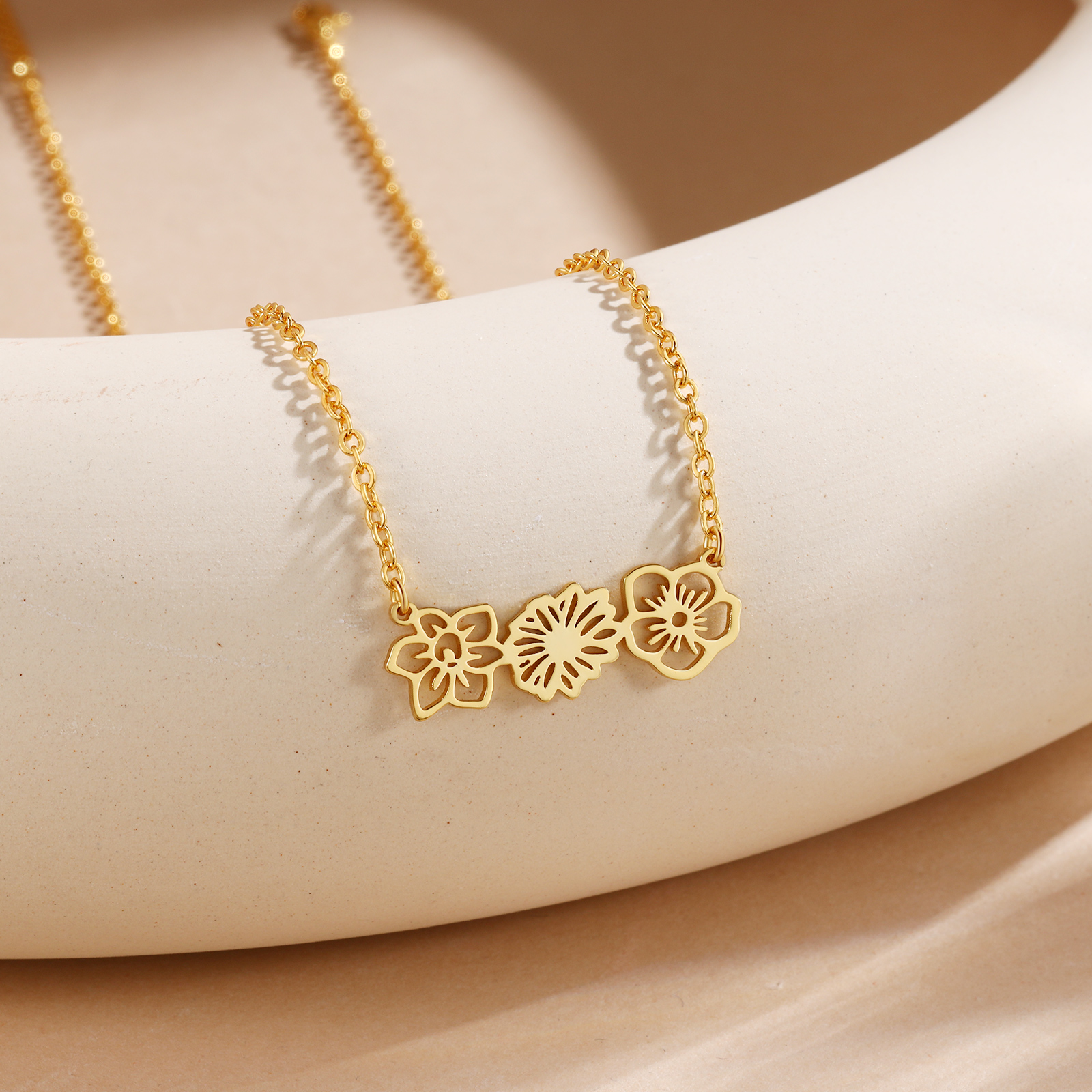 Collana fiore di nascita personalizzata con 3 fiori di nascita regalo per donna