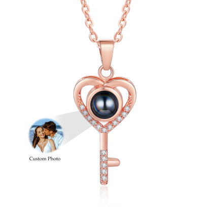 Collana Proiezione Personalizzata a Forma di Cuore con Chiave e 1 Foto – Regalo di San Valentino per Lei/Lui | Jessemade