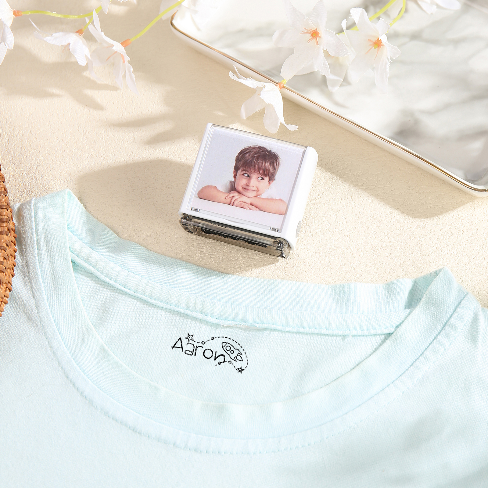 Timbro con nome e foto personalizzato regalo per studente scuola su libro/vestito