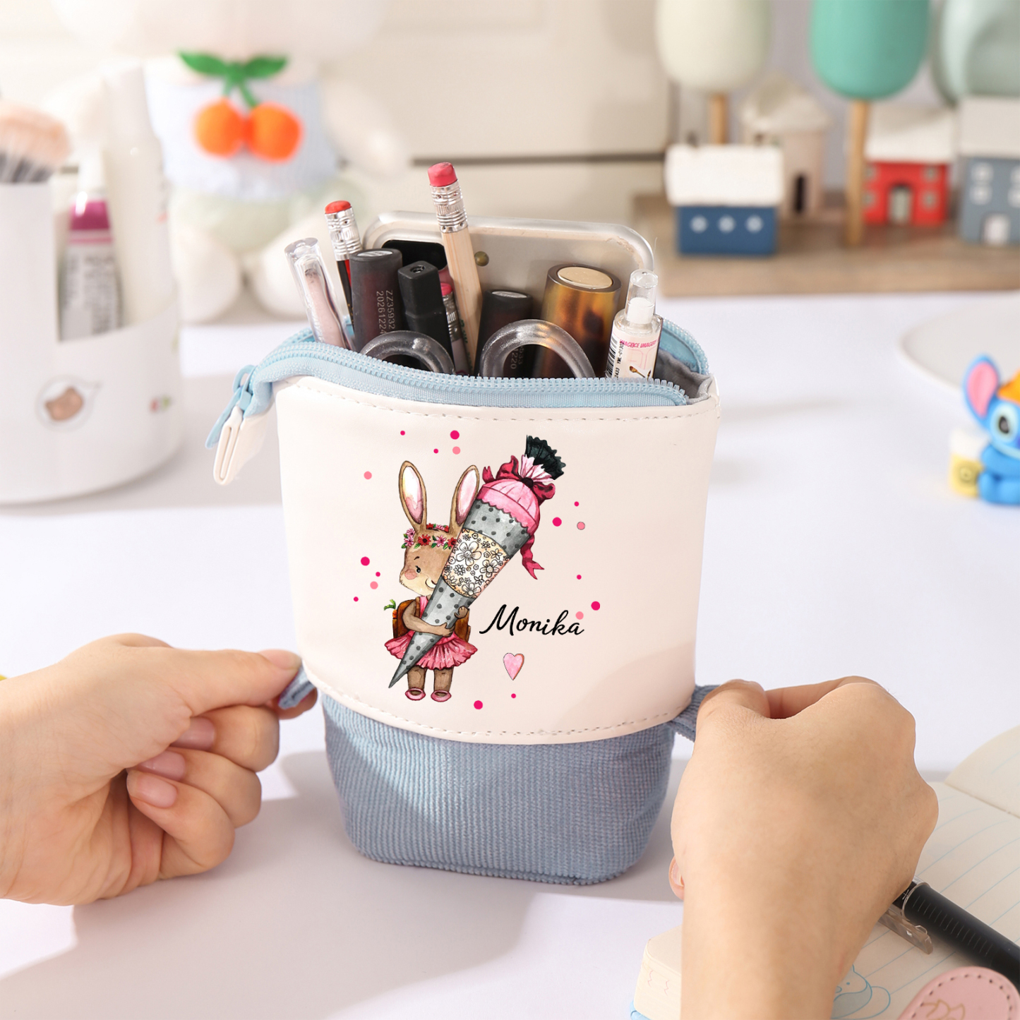 Jessemade IT Astuccio per matite personalizzato con 1 nome e 1 veicolo da costruzione regalo per scuola elementare bambini