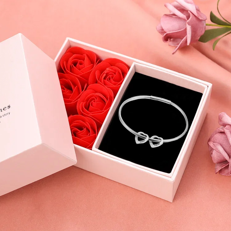 Braccialetto con 2 nomi personalizzati e 2 ciondoli di cuore per donna