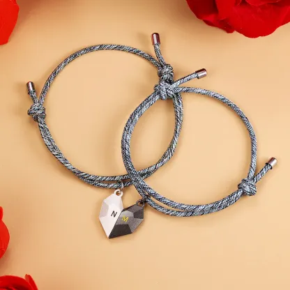 Set Coppia Portachiavi e Braccialetti Personalizzati – Con 2 Date e 4 Lettere – Regalo di San Valentino per Lei/Lui | Jessemade