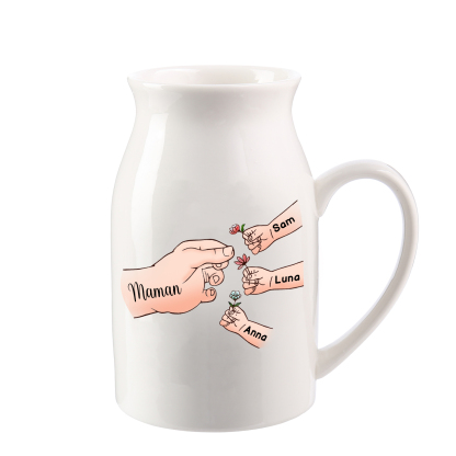 Vaso di ceramica con mano passando il fiore 4 nomi personalizzati per nonna/mamma