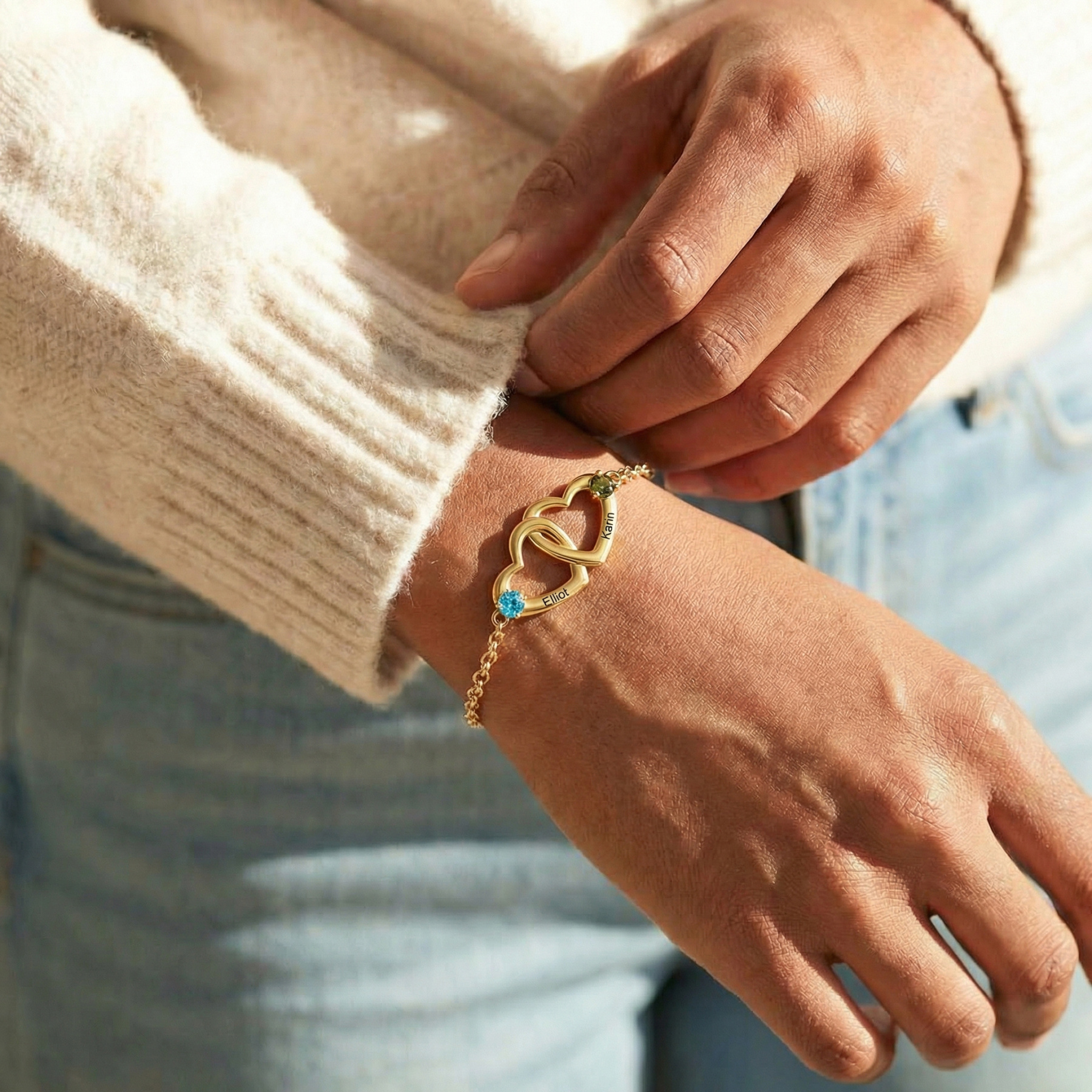 Bracciale Cuori intrecciati personalizzato con 2 nomi e pietre di nascita da donna