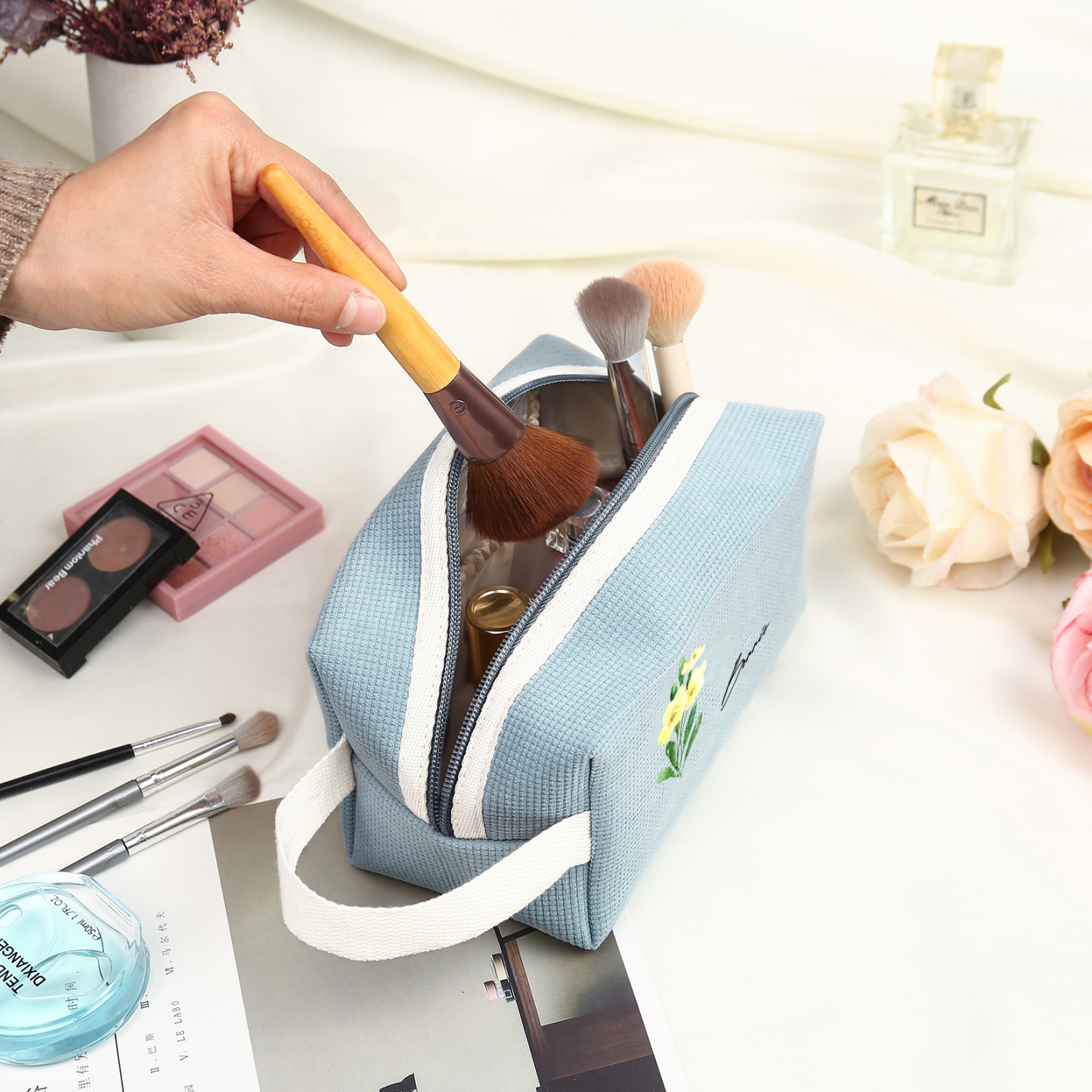 Borsa portabile per cosmetici in velluto a coste 1 nome e 1 fiore di nascita personalizzato multicolori da scegliere