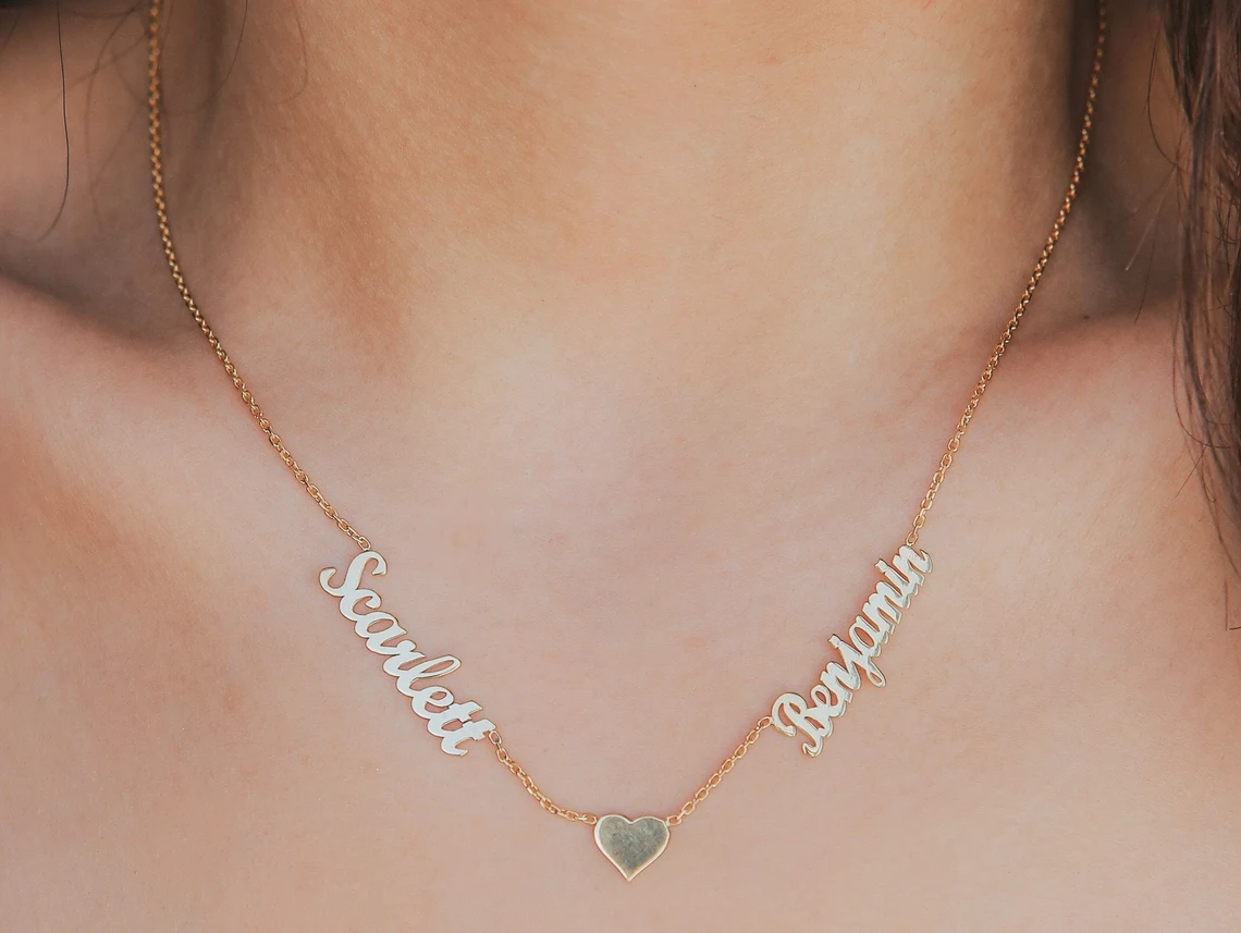 Collana personalizzato d'argento due nomi con il cuore