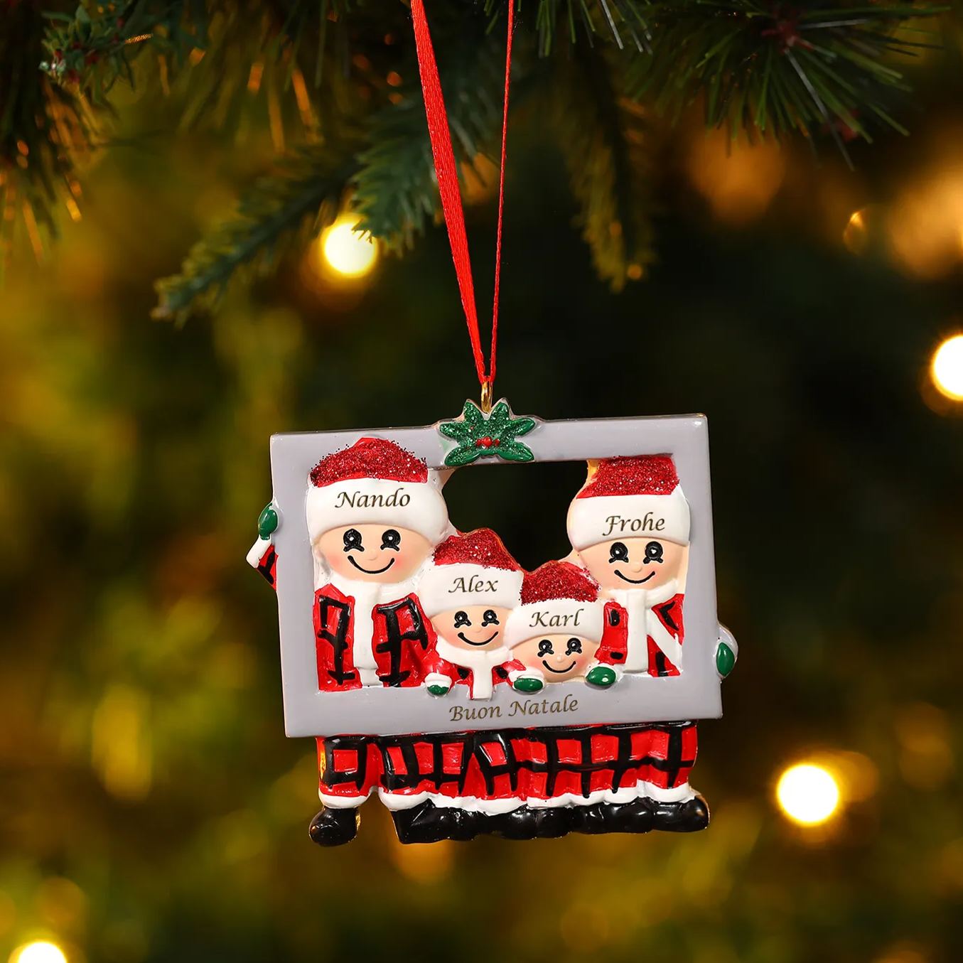 Ornamento Natalizio in Legno Personalizzato con 4 Nomi e 1 Testo - Regalo Perfetto per la Famiglia | Jessemade