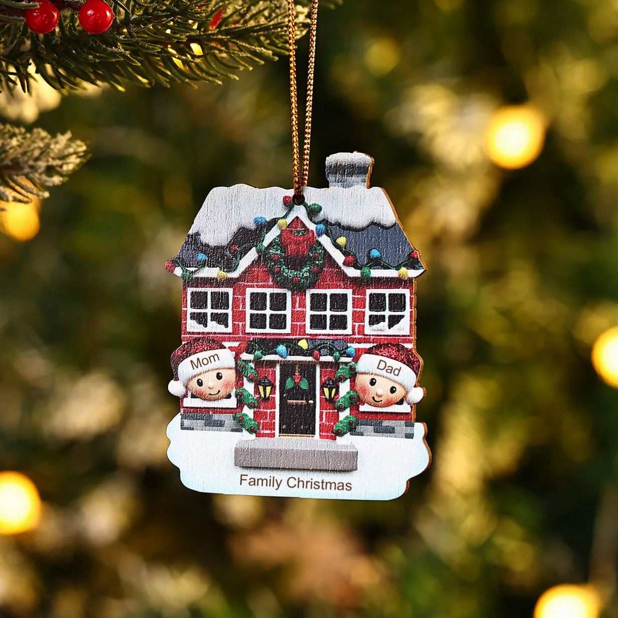 Decorazione Natalizia in Legno Personalizzata - Casetta Rossa & Personaggi - Personalizzabile con 2 Nomi e 1 Testo - Regalo di Natale per Famiglia | Jessemade