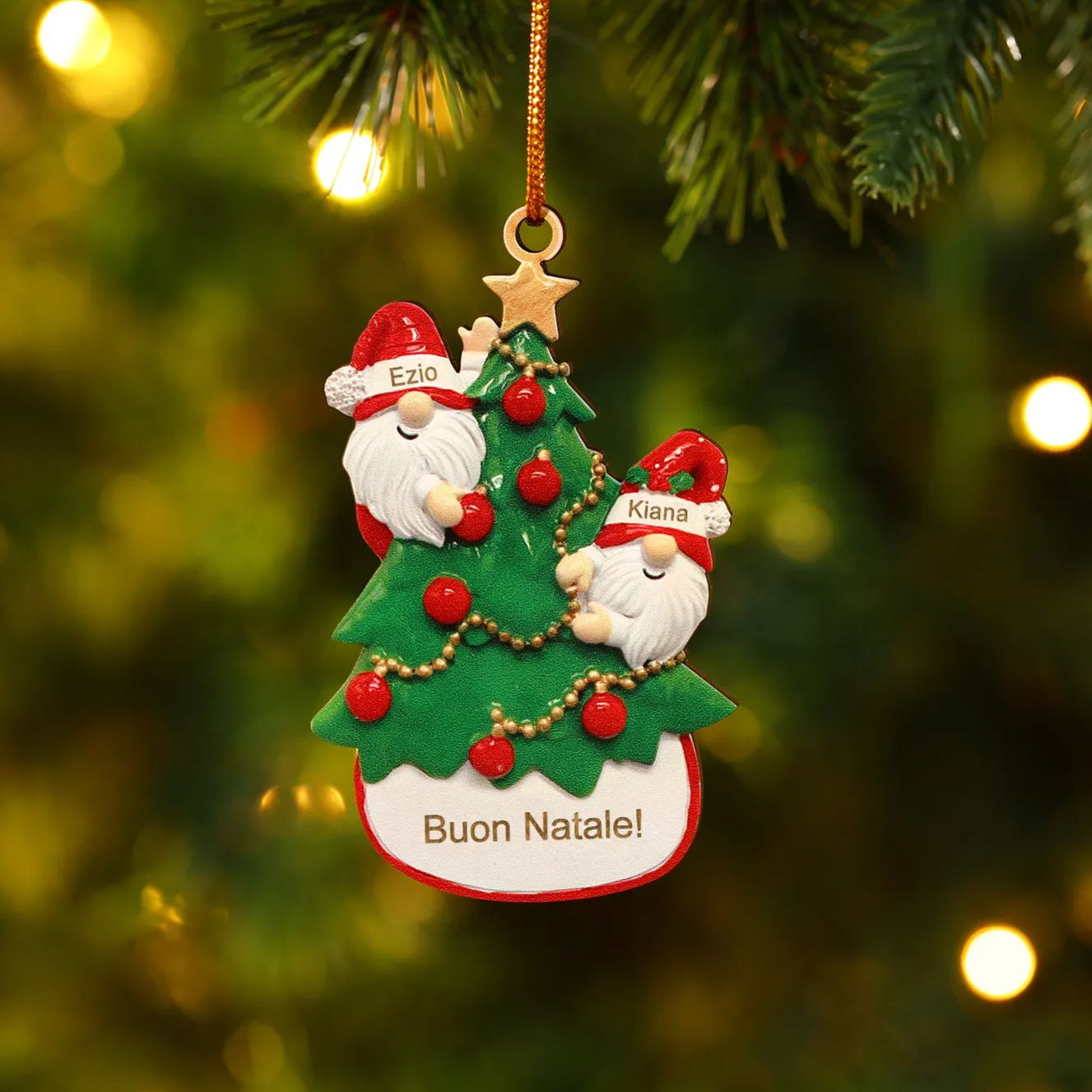 Decorazione Natalizia Personalizzata in Legno con Babbo Natale - 2 Nomi Personalizzati e Testo Regalo di Natale per la Famiglia | Jessemade