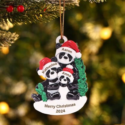 Decorazione Natalizia in Legno con Panda - Personalizza 3 Nomi, 1 Testo e 1 Data - Regalo di Natale per Famiglia | Jessemade