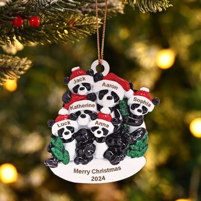 Decorazione Natalizia in Legno con Panda - Personalizza 6 Nomi, 1 Testo e 1 Data - Regalo di Natale per Famiglia | Jessemade