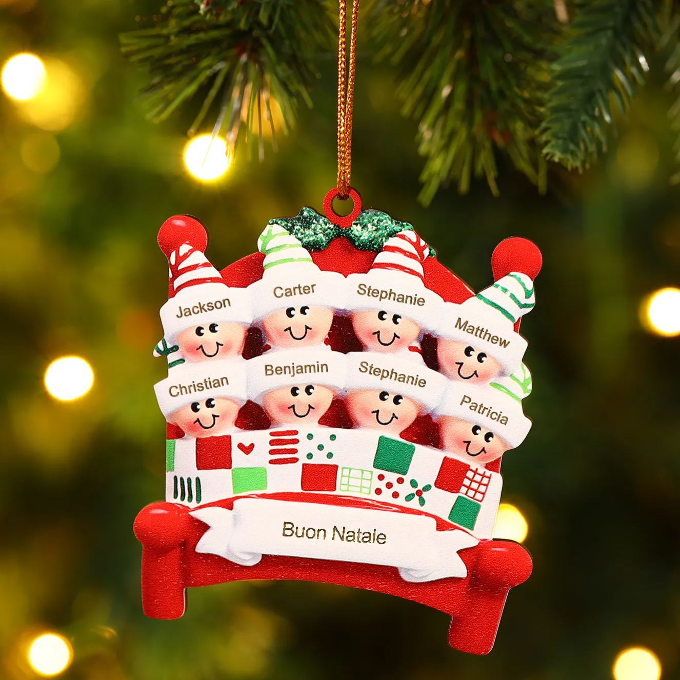 Decorazione Natalizia in Legno - Personalizza 8 Nomi, Testo e Data, Design Poltrona Accogliente, Regalo di Natale per Famiglia | Jessemade