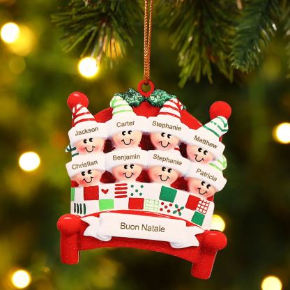 Decorazione Natalizia in Legno - Personalizza 8 Nomi, Testo e Data, Design Poltrona Accogliente, Regalo di Natale per Famiglia | Jessemade