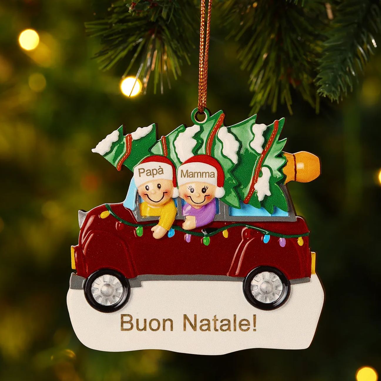 Decorazione Natalizia in Legno Personalizza 2 Nomi e 1 Testo - Design Auto Rossa con Albero, Regalo di Natale per Famiglia | Jessemade