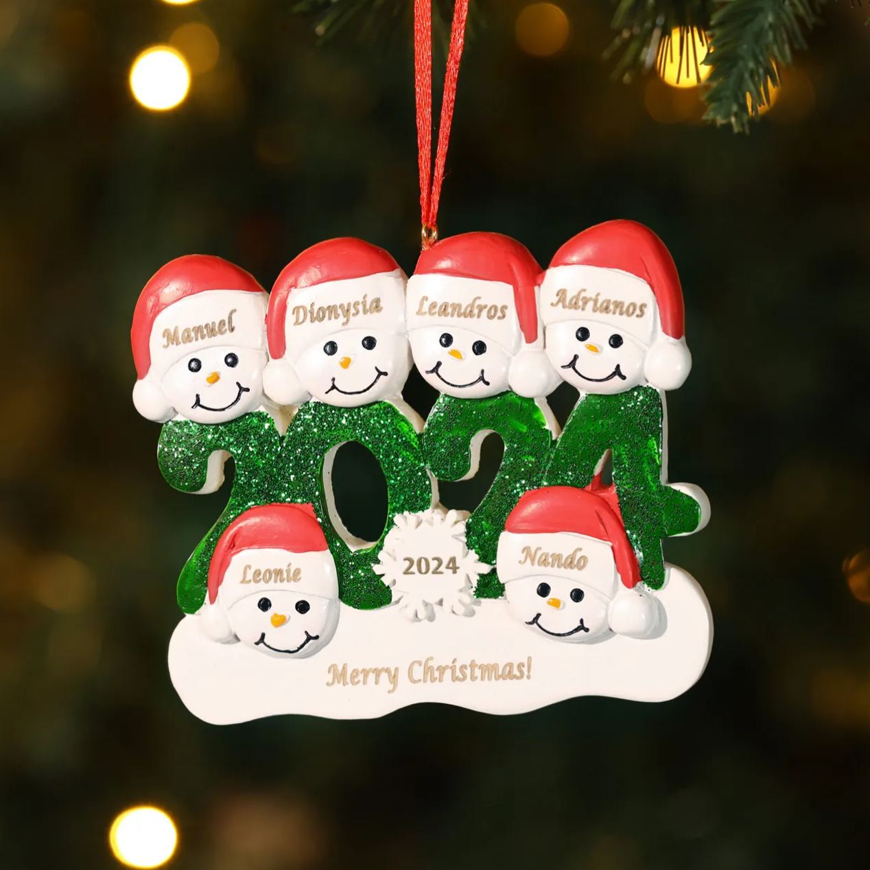 Decorazione Natalizia in Resina Personalizza 6 Nomi, 1 Testo e 1 Data – Design Pupazzo di Neve, Regalo di Natale per Famiglia | Jessemade