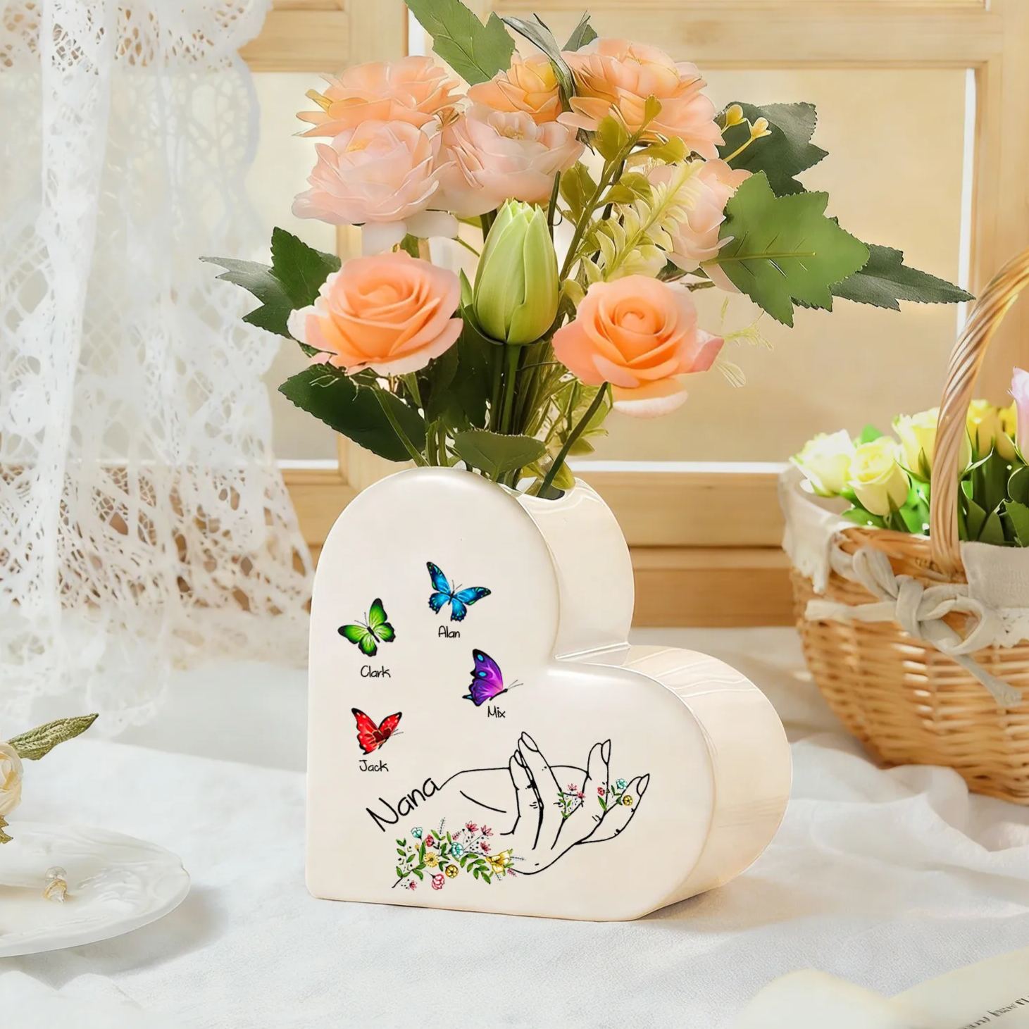 Vaso Cuore in Ceramica Personalizzato con 2-8 Nomi e Farfalle