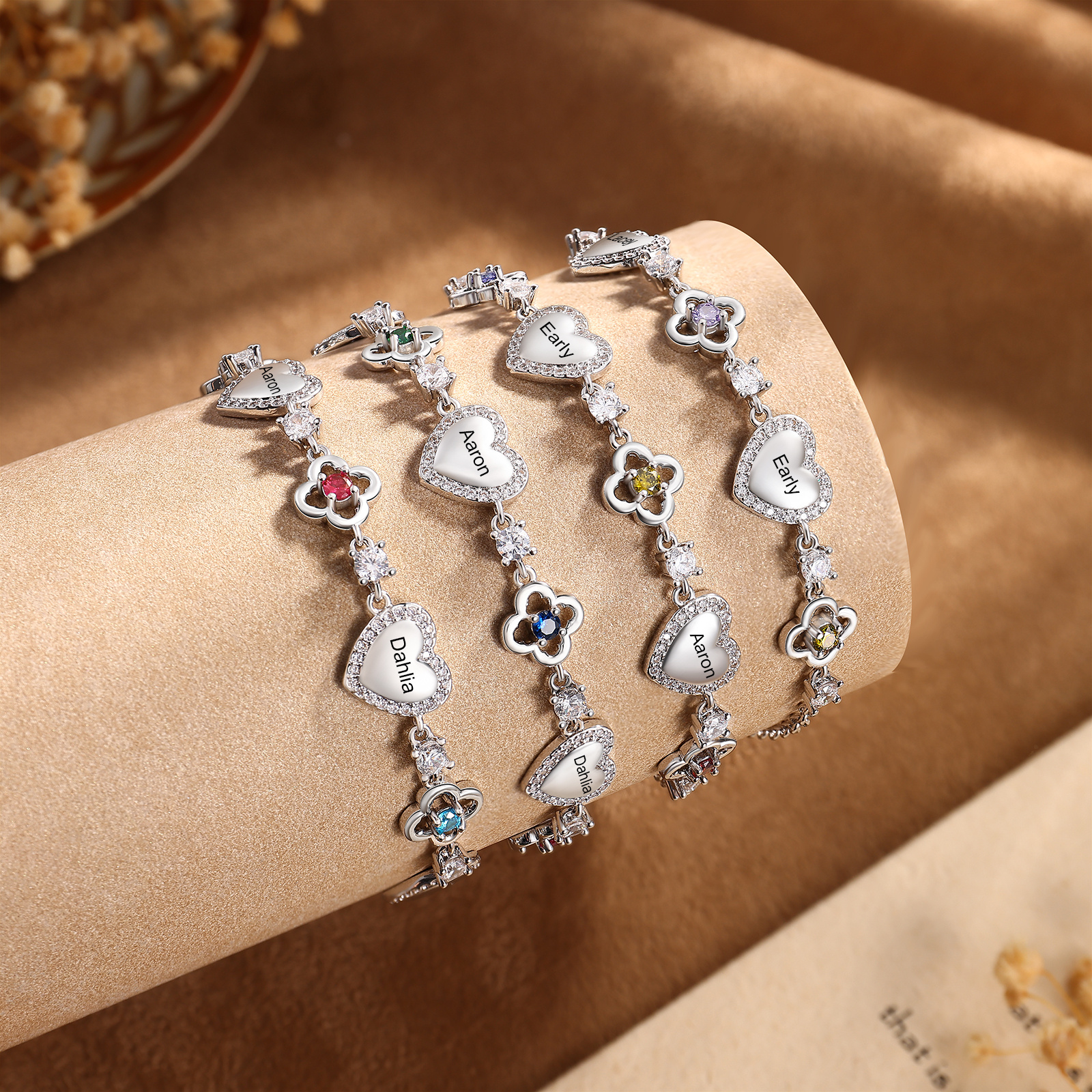 Bracciale personalizzato con pietre portafortuna e cuore e fiori, personalizzato con 2–5 nomi e pietre
