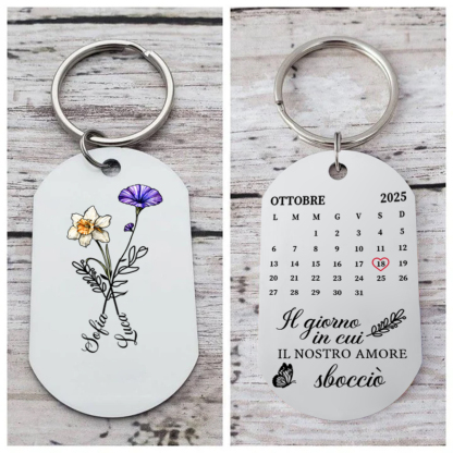 Portachiavi con calendario floreale personalizzato in acciaio inox - Il giorno in cui il nostro amore è sbocciato