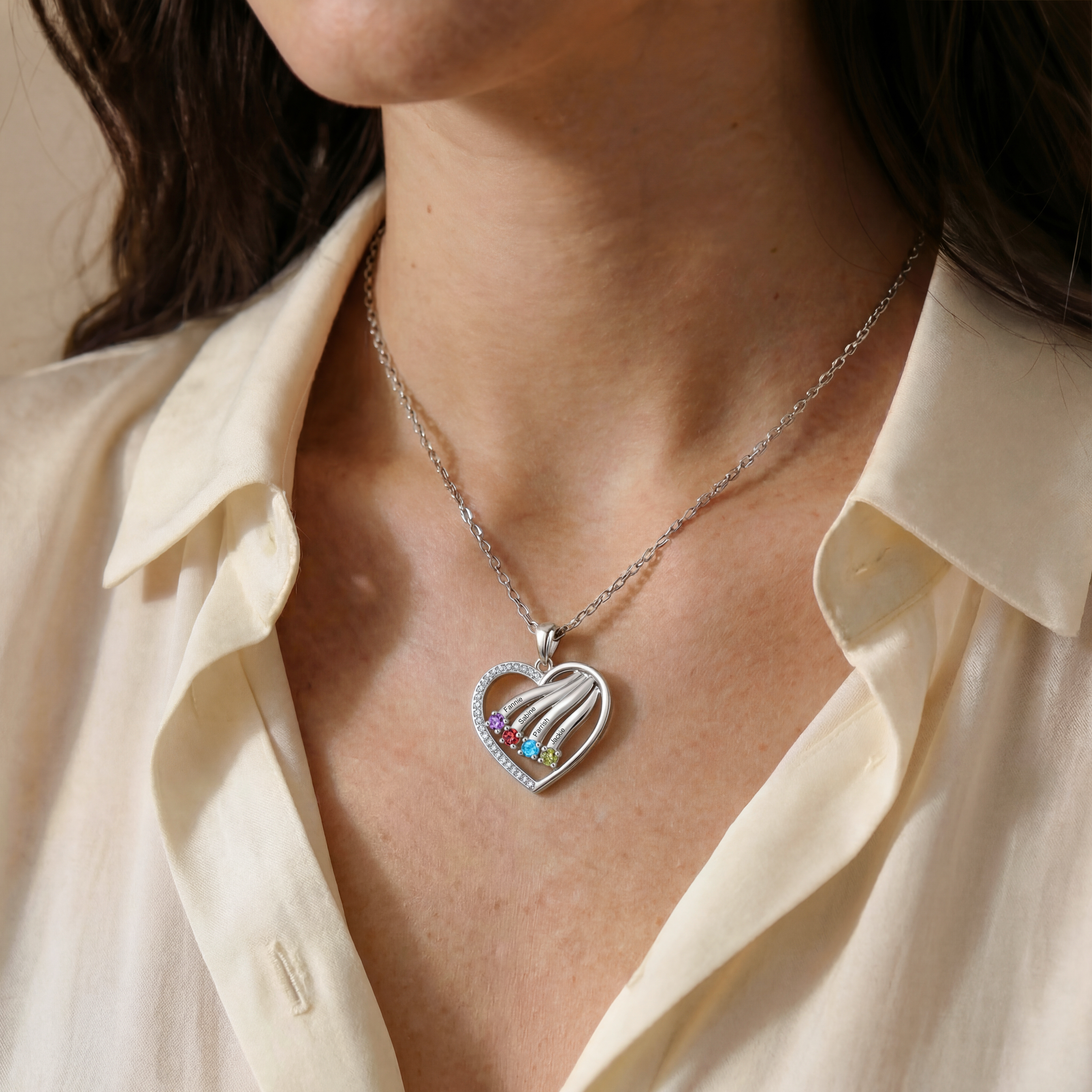 Collana personalizzata con nome e cuore, con pietre di nascita e incisione dei nomi di 4–6 bambini