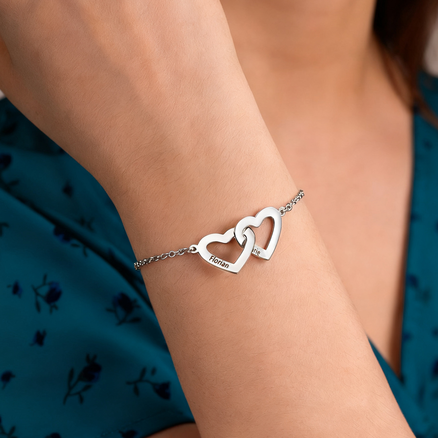 Pulsera para mujer de corazón personalizada con 2 nombres