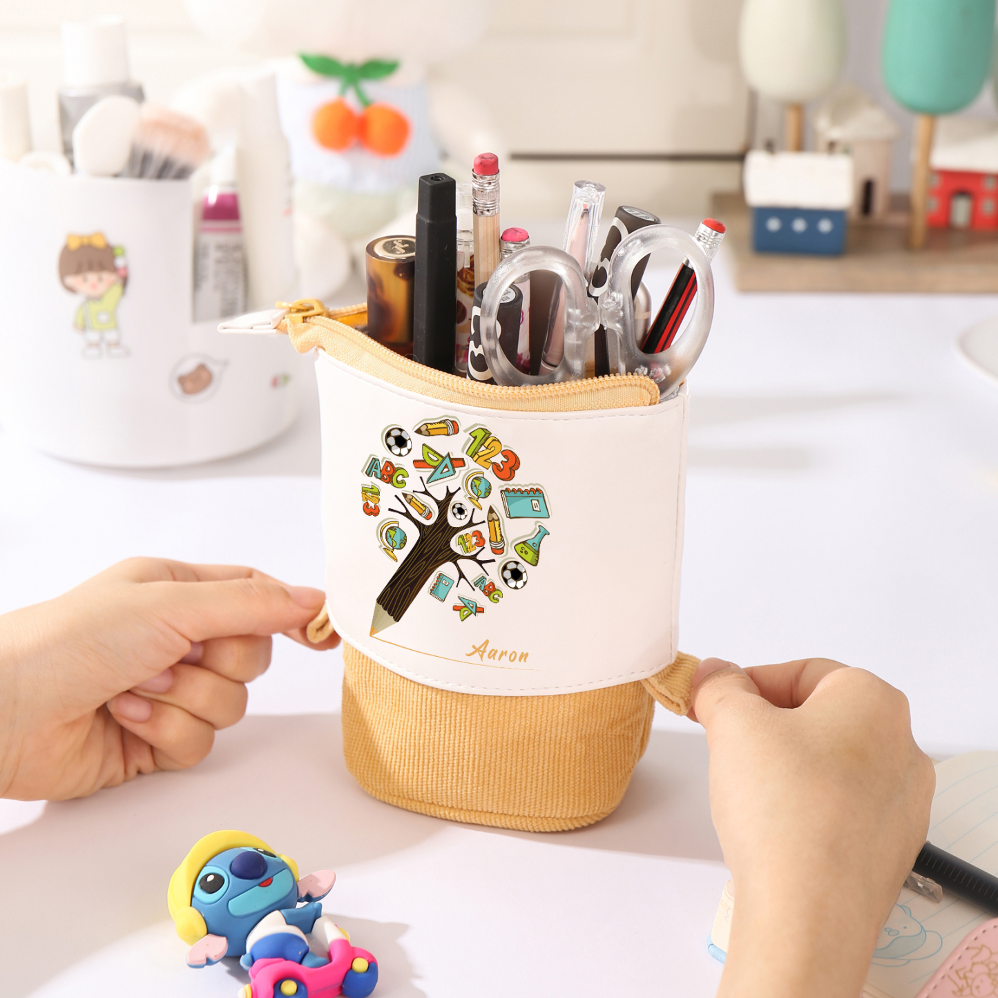 Estuche personalizado con nombre con diseños coloridos de árbol de ciencia para niños