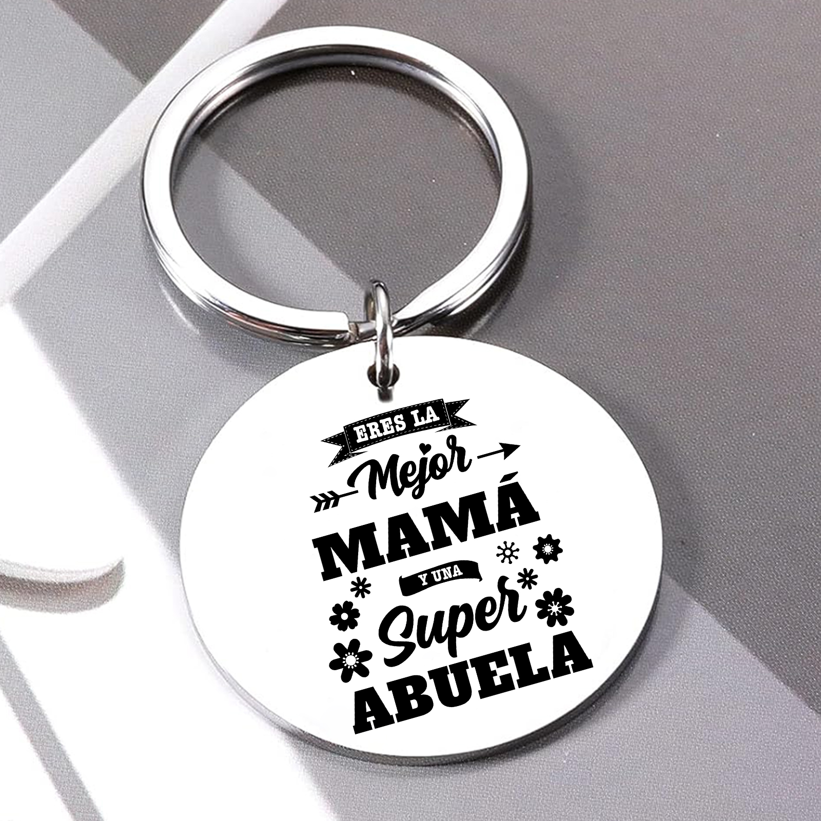 A mi abuela - Llavero de placa redonda "Eres la mejor MAMÁ y una  super ABUELA"