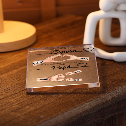 Placa acrílica familiar personalizada con corazón y puño para papá