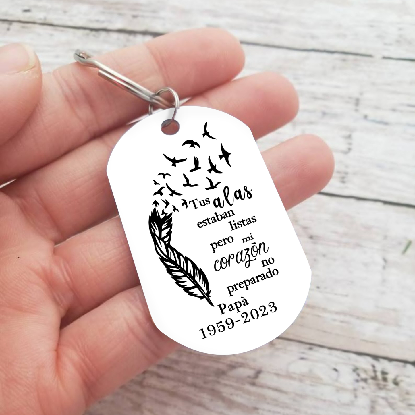 Llavero conmemorativo a un ser querido personalizado con nombre y año-Jessemade ES