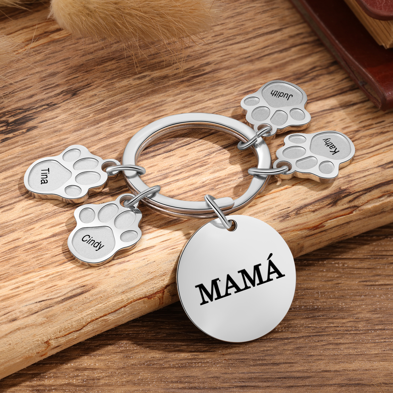 A mi familia - Llavero con 4 nombres personalizados en patas con texto-Jessemade ES