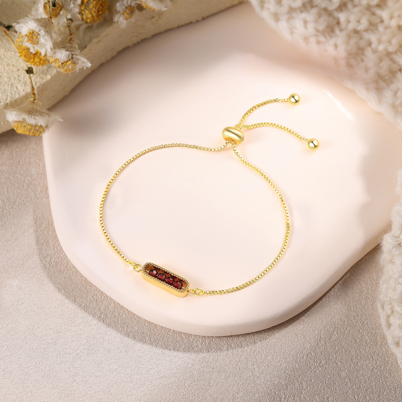 Pulsera personalizada con barra y piedra de nacimiento, ajustable y de diseño minimalista